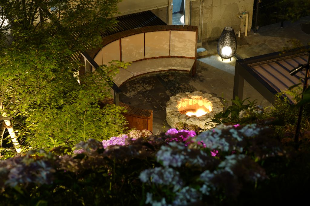 夜の庭園
